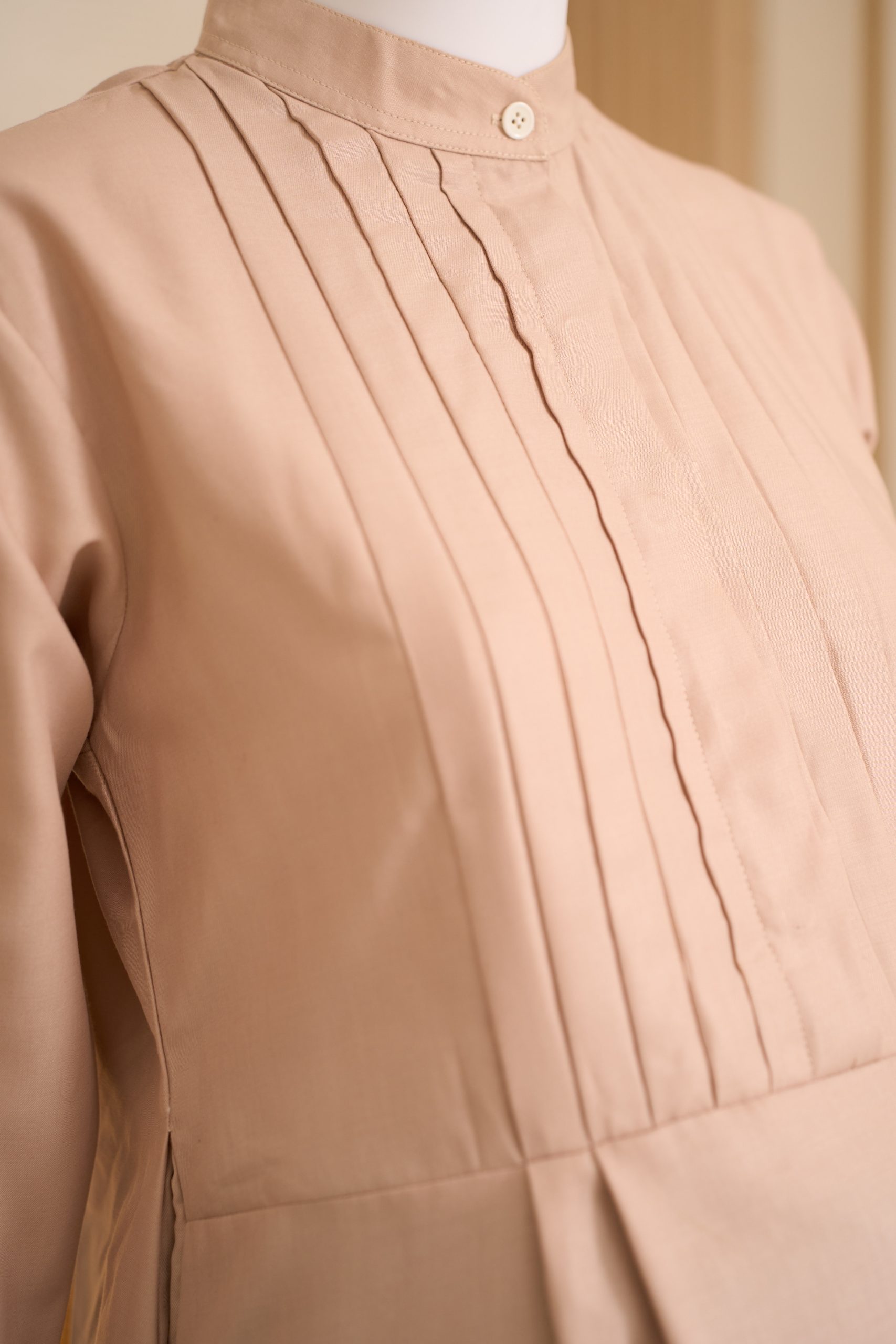 Sofia Pleated Lily in Cocoa - Image 3