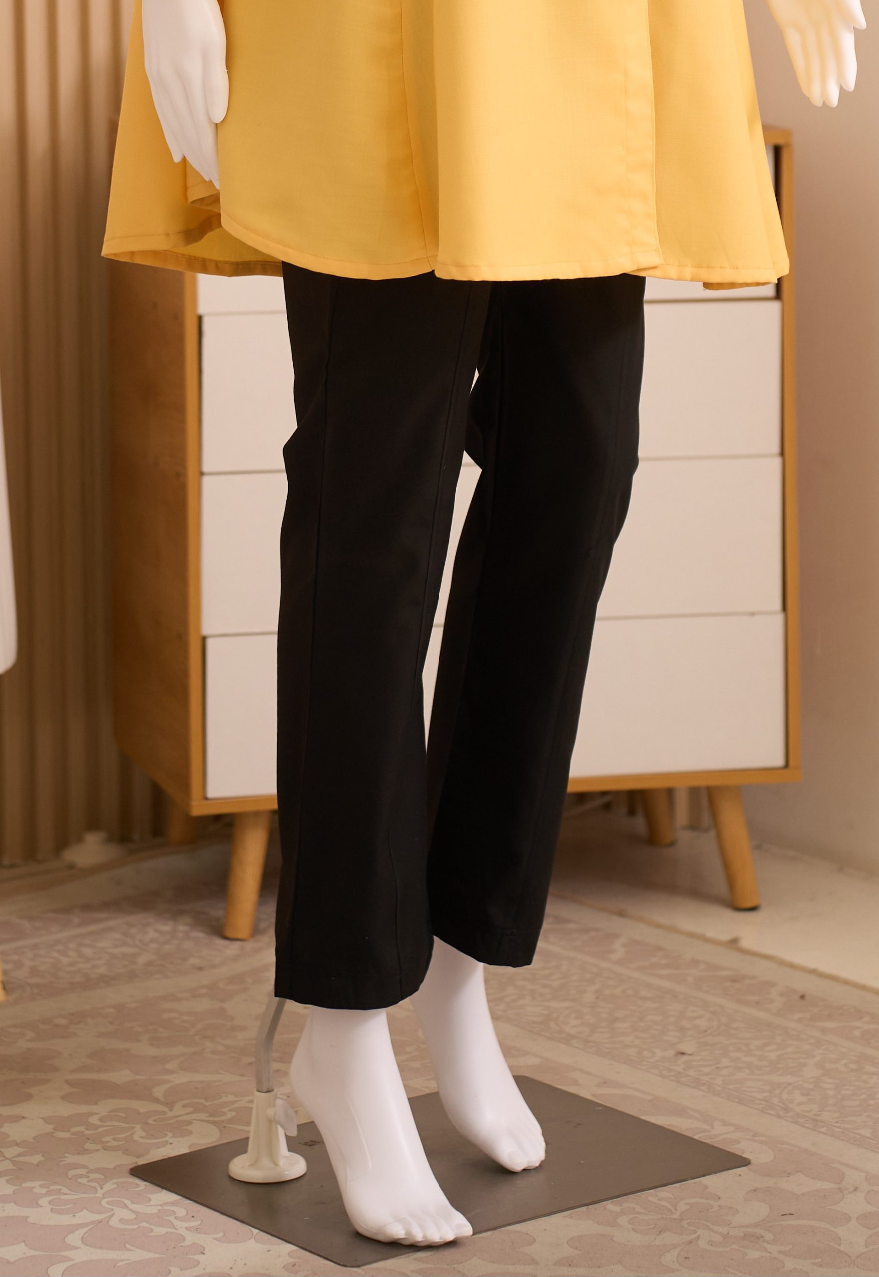 Adjustable Luna Maternity Pants in Black - Image 6